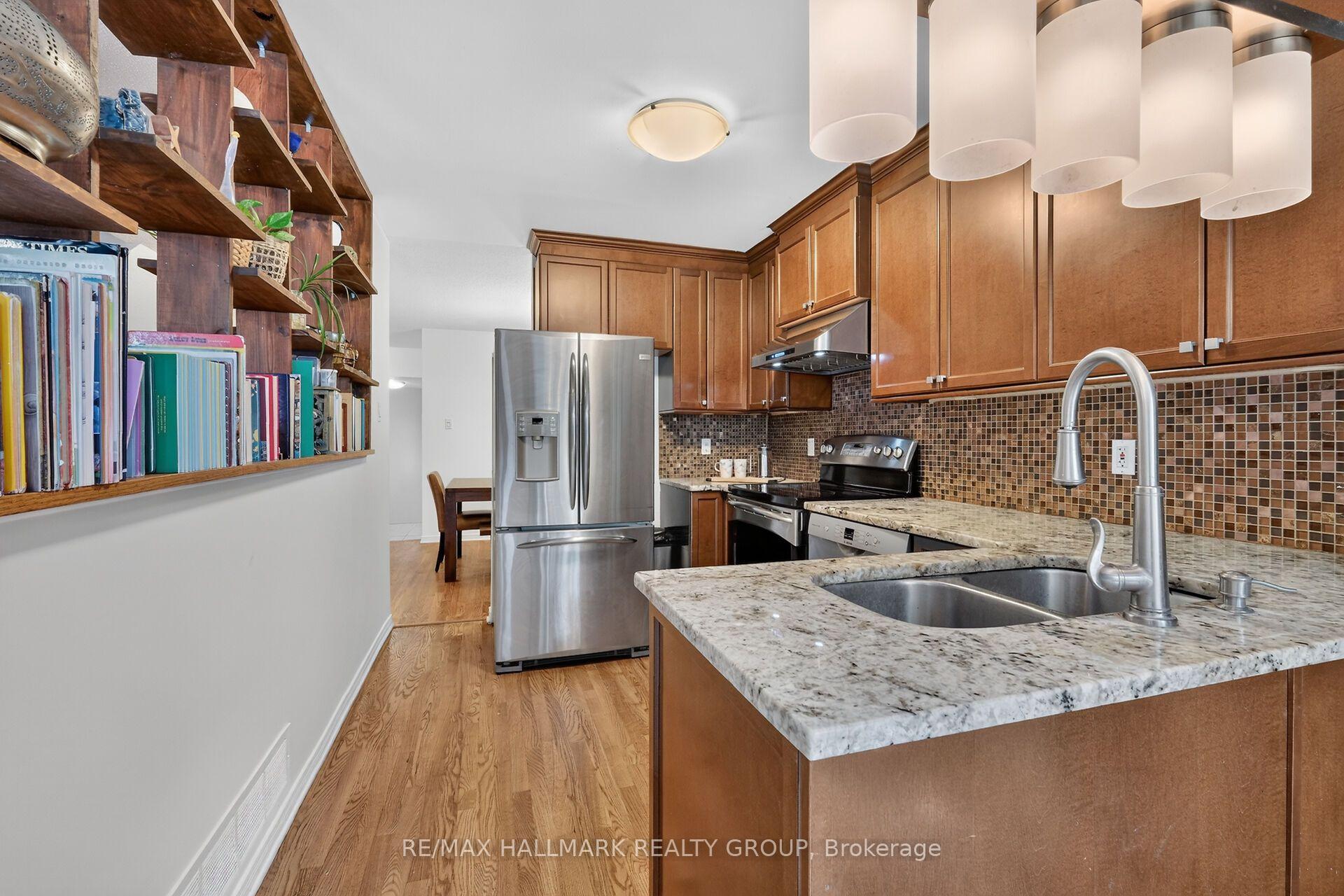 Photo 19 of 174 Carwood Circle W, Ottawa, Carson Meadows — HOMEH