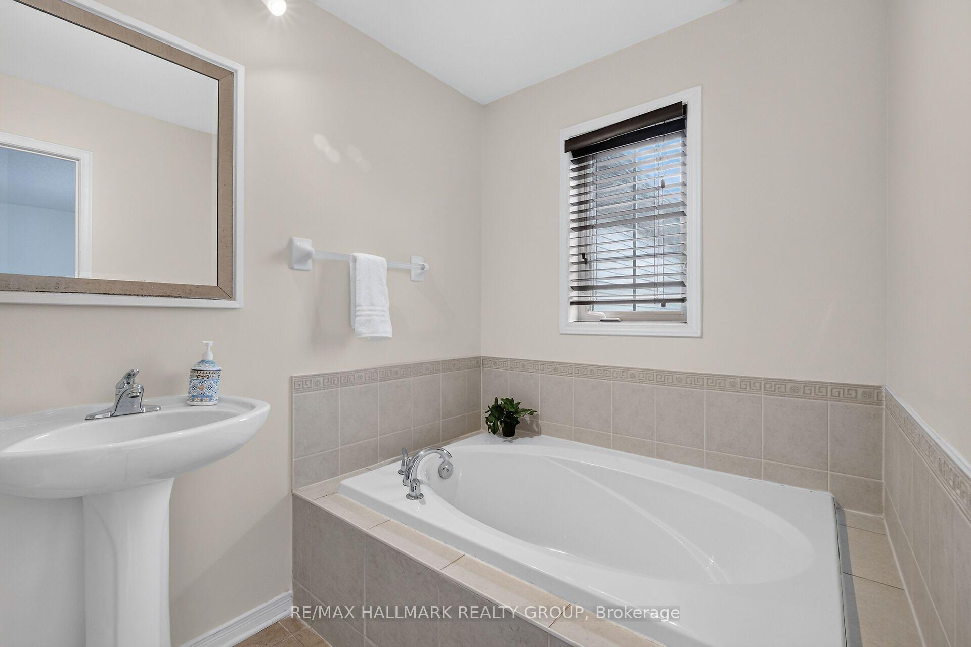 Photo 68 of 174 Carwood Circle W, Ottawa, Carson Meadows — HOMEH