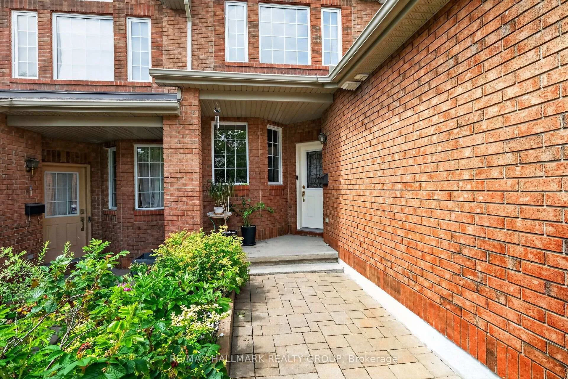 Photo 4 of 174 Carwood Circle W, Ottawa, Carson Meadows — HOMEH
