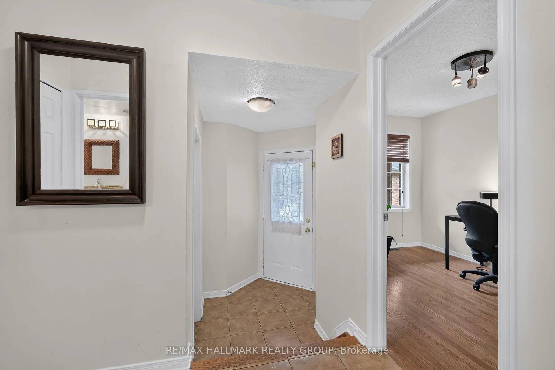 Photo 12 of 174 Carwood Circle W, Ottawa, Carson Meadows — HOMEH