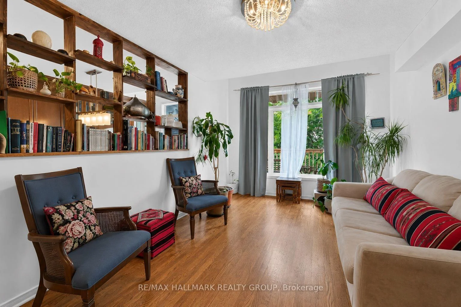 Photo 22 of 174 Carwood Circle W, Ottawa, Carson Meadows — HOMEH