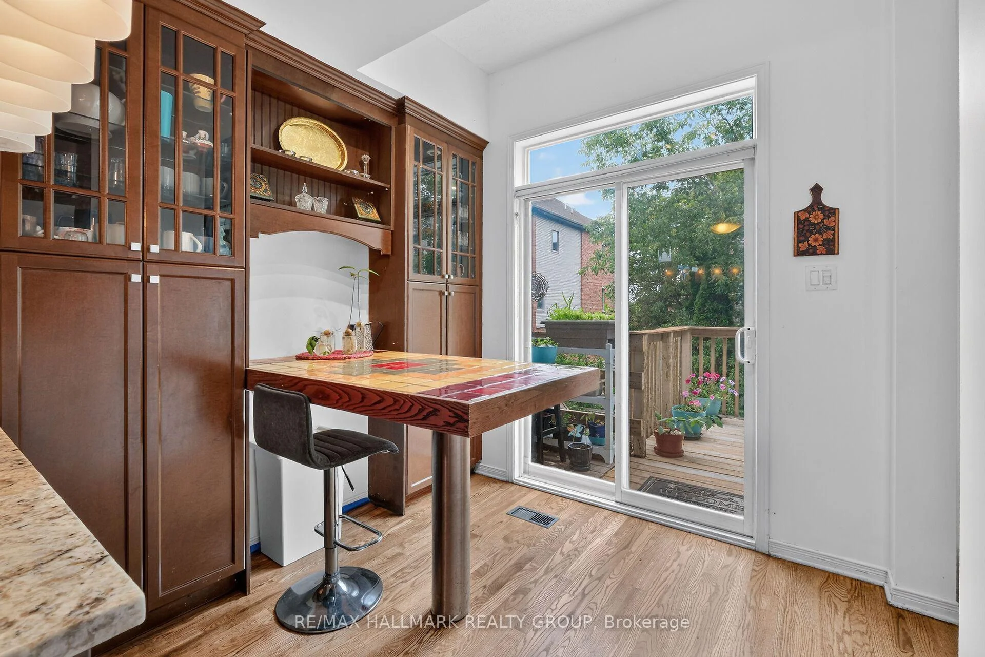 Photo 32 of 174 Carwood Circle W, Ottawa, Carson Meadows — HOMEH