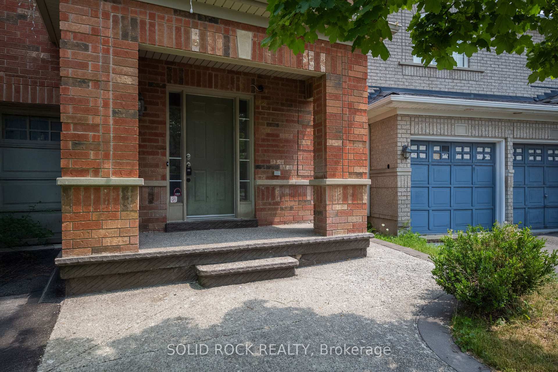 Photo 2 of 41 Trumpet Valley Boulevard, Brampton, Fletcher's Meadow — HOMEH