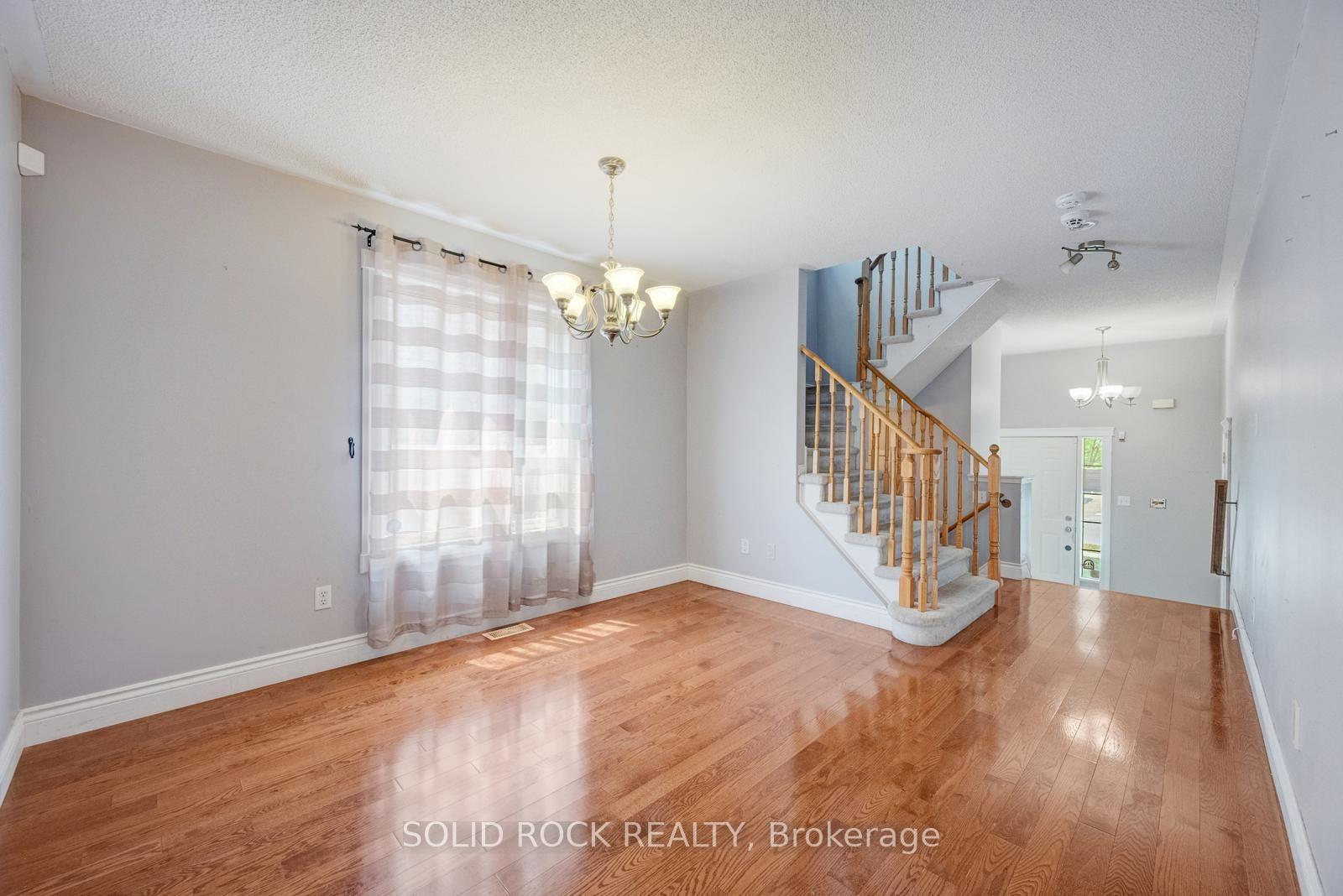 Photo 4 of 41 Trumpet Valley Boulevard, Brampton, Fletcher's Meadow — HOMEH