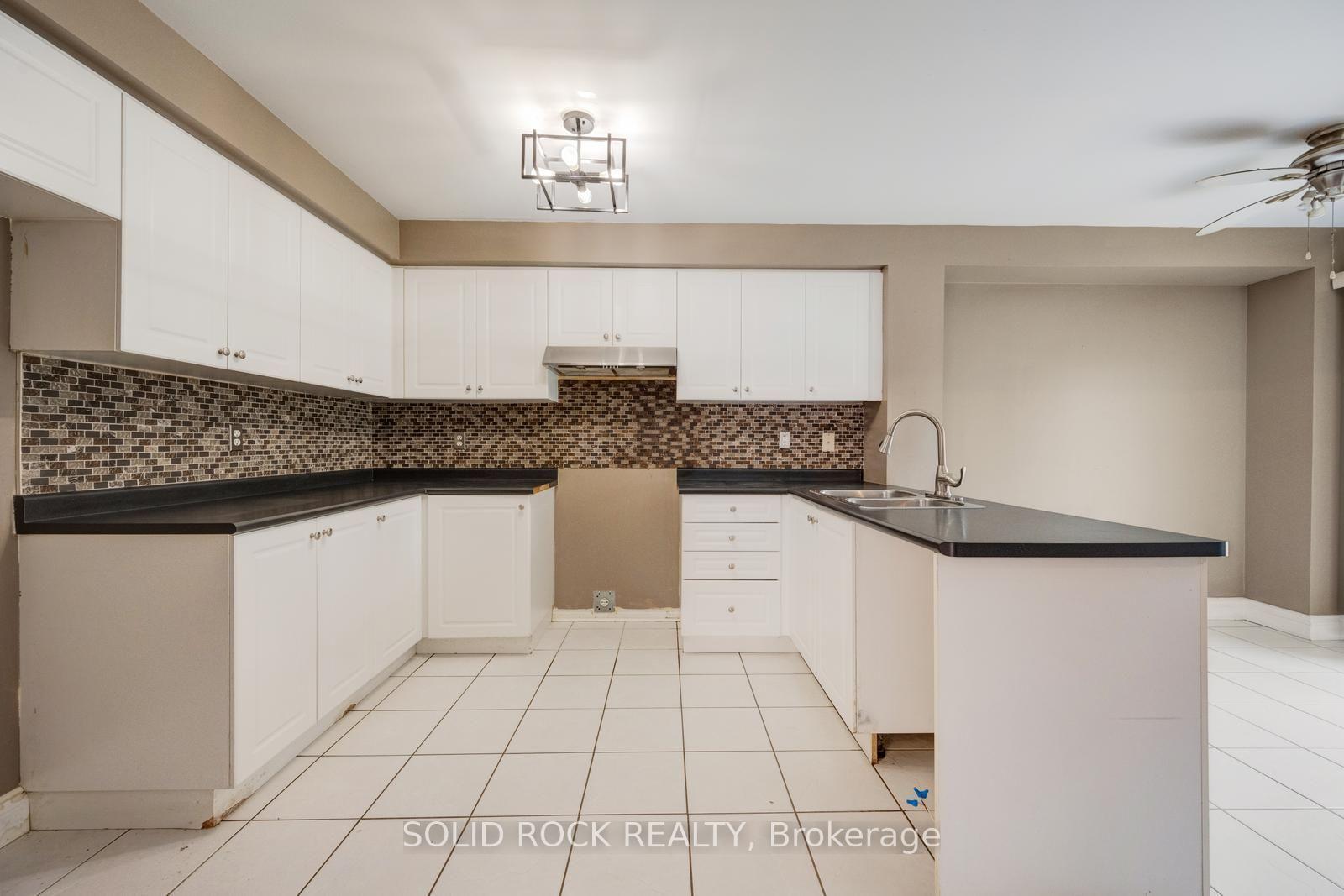 Photo 9 of 41 Trumpet Valley Boulevard, Brampton, Fletcher's Meadow — HOMEH
