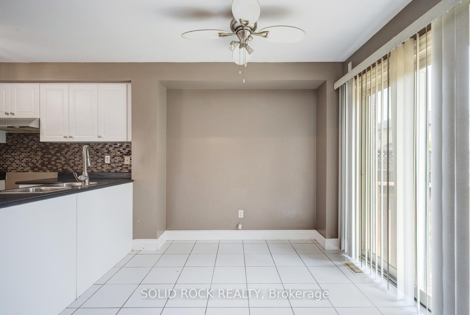 Photo 17 of 41 Trumpet Valley Boulevard, Brampton, Fletcher's Meadow — HOMEH