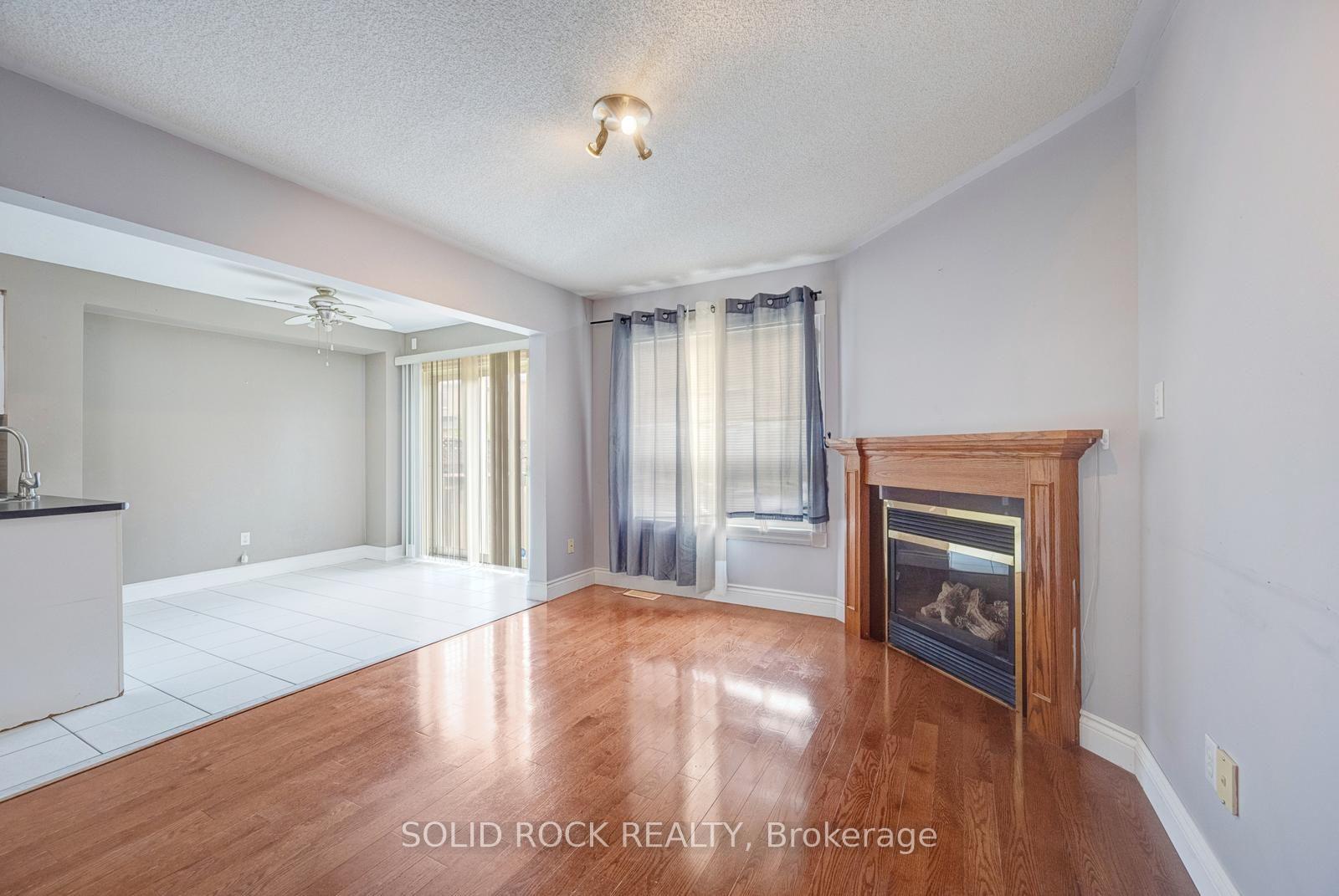 Photo 20 of 41 Trumpet Valley Boulevard, Brampton, Fletcher's Meadow — HOMEH