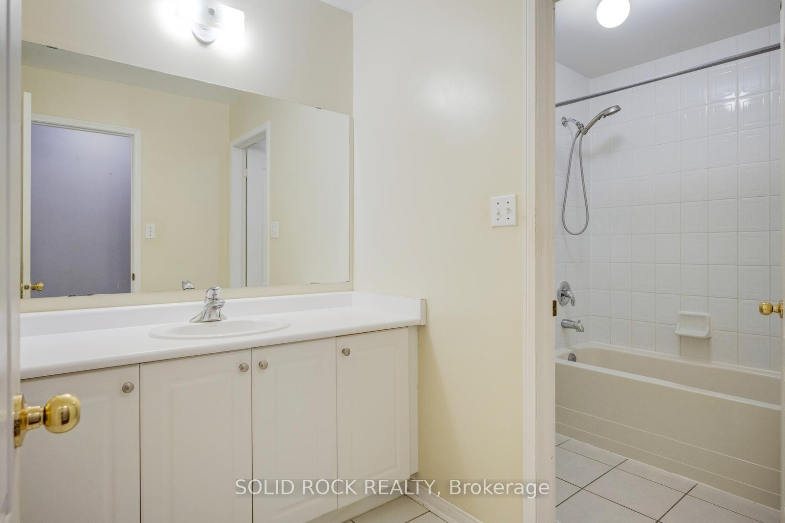 Photo 44 of 41 Trumpet Valley Boulevard, Brampton, Fletcher's Meadow — HOMEH