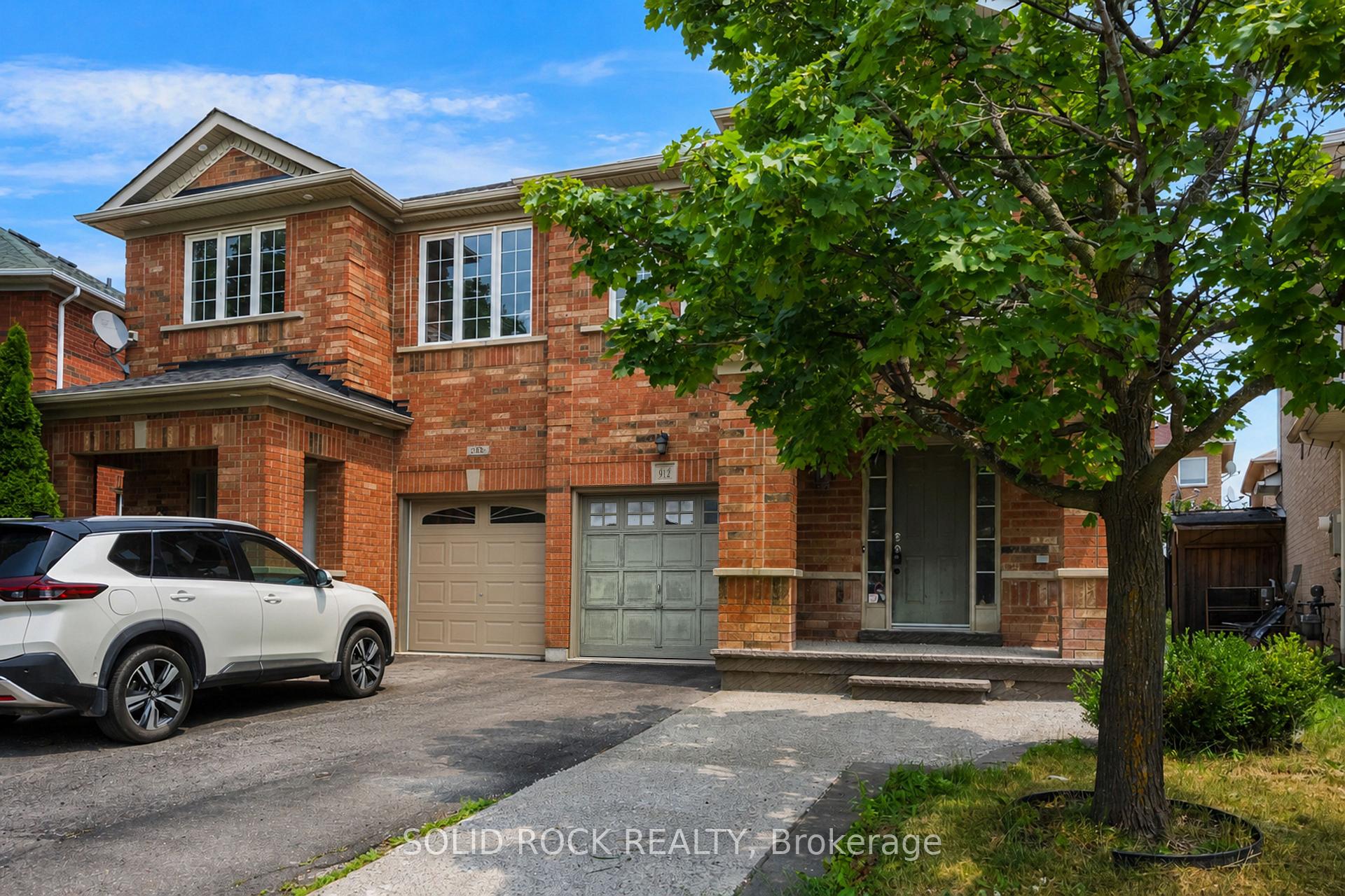 Photo 56 of 41 Trumpet Valley Boulevard, Brampton, Fletcher's Meadow — HOMEH