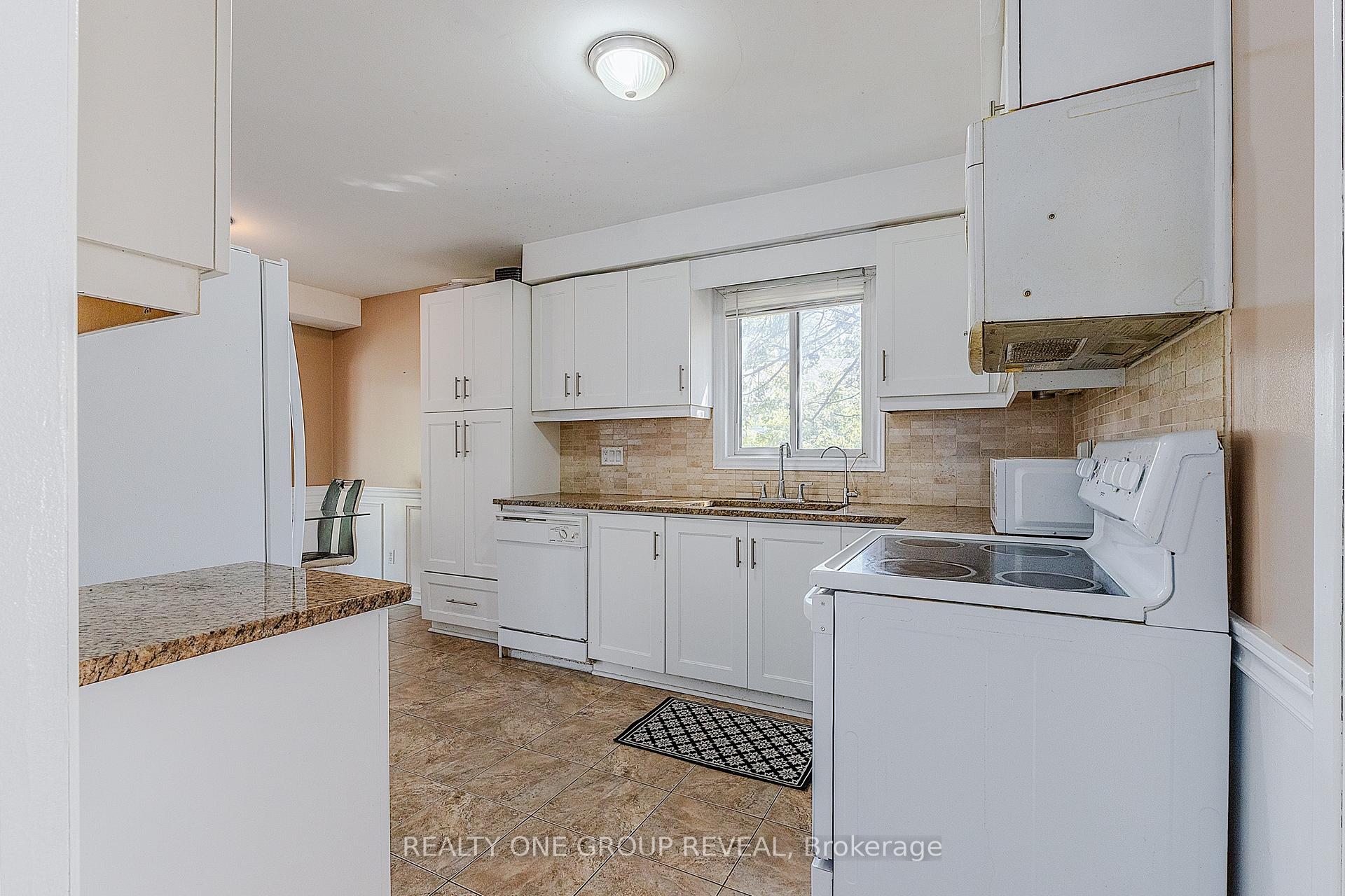 Photo 7 of 4 Stanford Crescent, Clarington, Newcastle — HOMEH