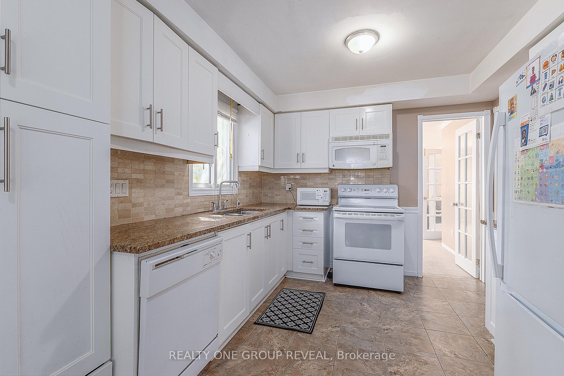 Photo 8 of 4 Stanford Crescent, Clarington, Newcastle — HOMEH