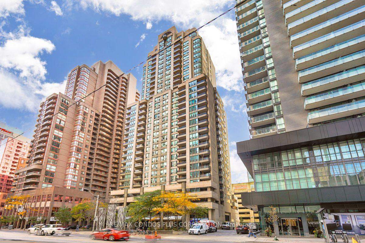 Front of Unit 2506, 750 Bay Street