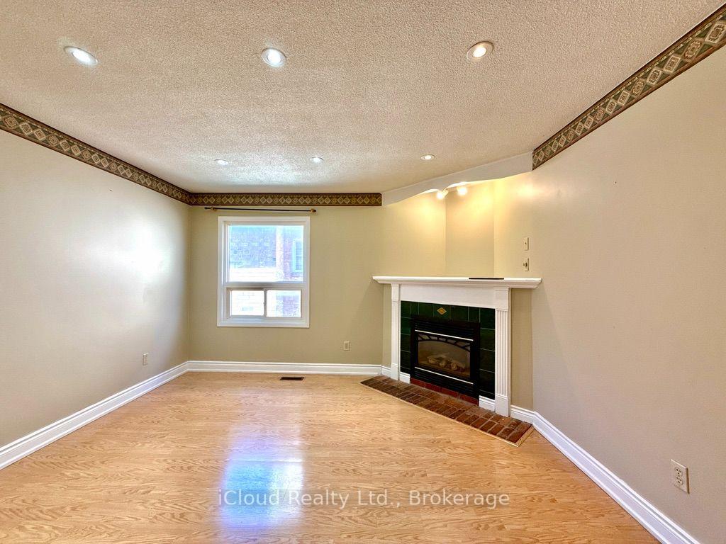 Photo 3 of 3 Dorking Drive, Brampton, Heart Lake West — HOMEH