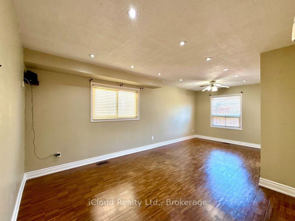Photo 4 of 3 Dorking Drive, Brampton, Heart Lake West — HOMEH