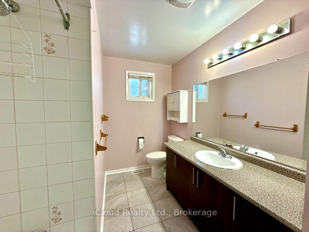 Photo 12 of 3 Dorking Drive, Brampton, Heart Lake West — HOMEH