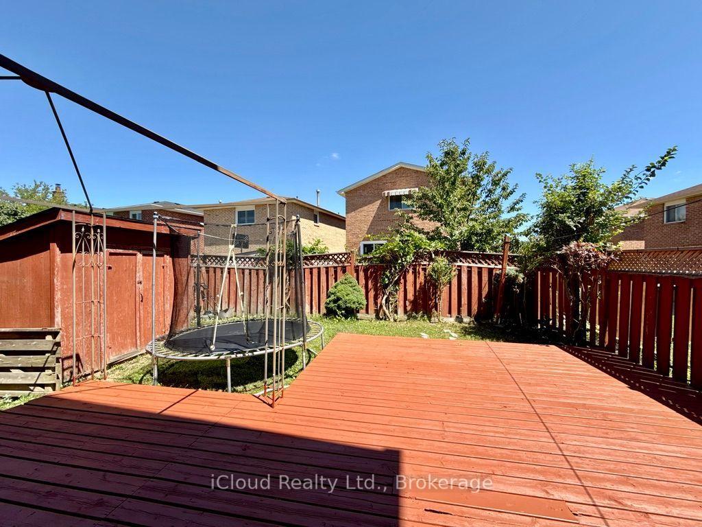 Photo 15 of 3 Dorking Drive, Brampton, Heart Lake West — HOMEH