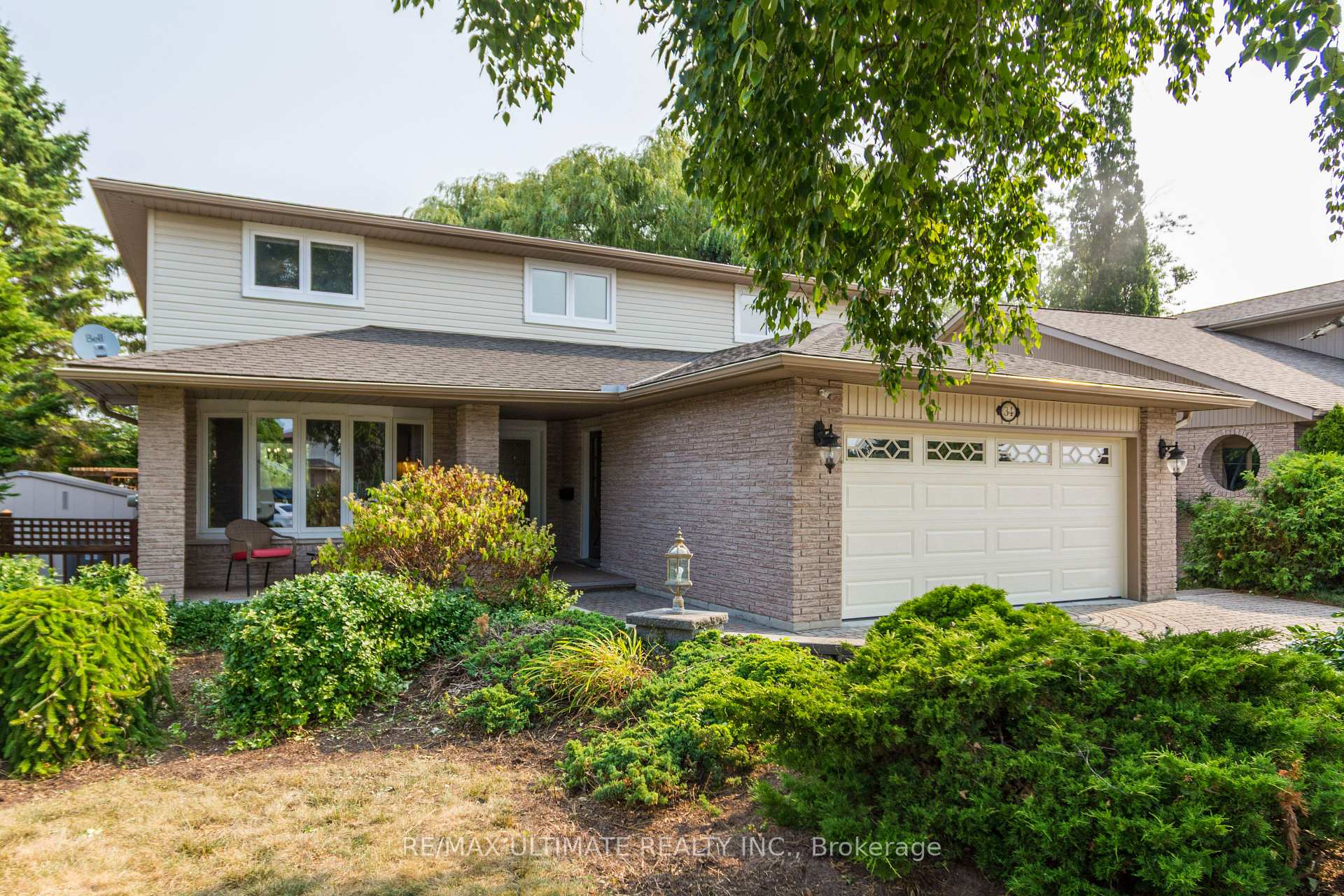 Front of 34 Briarwood Cres