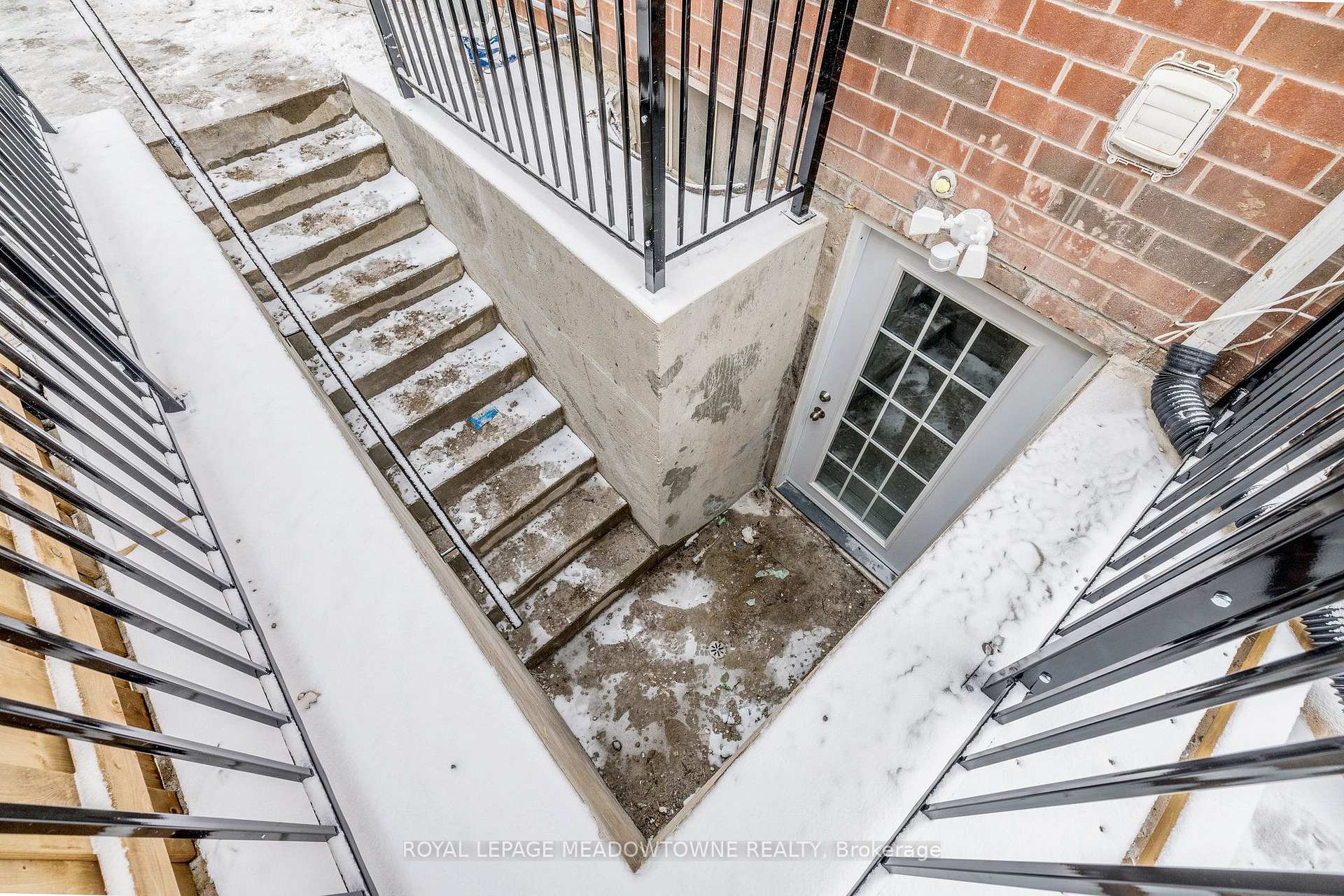 Photo 5 of Unit Bsmt, 1603 Hume Way, Milton, Beaty — HOMEH