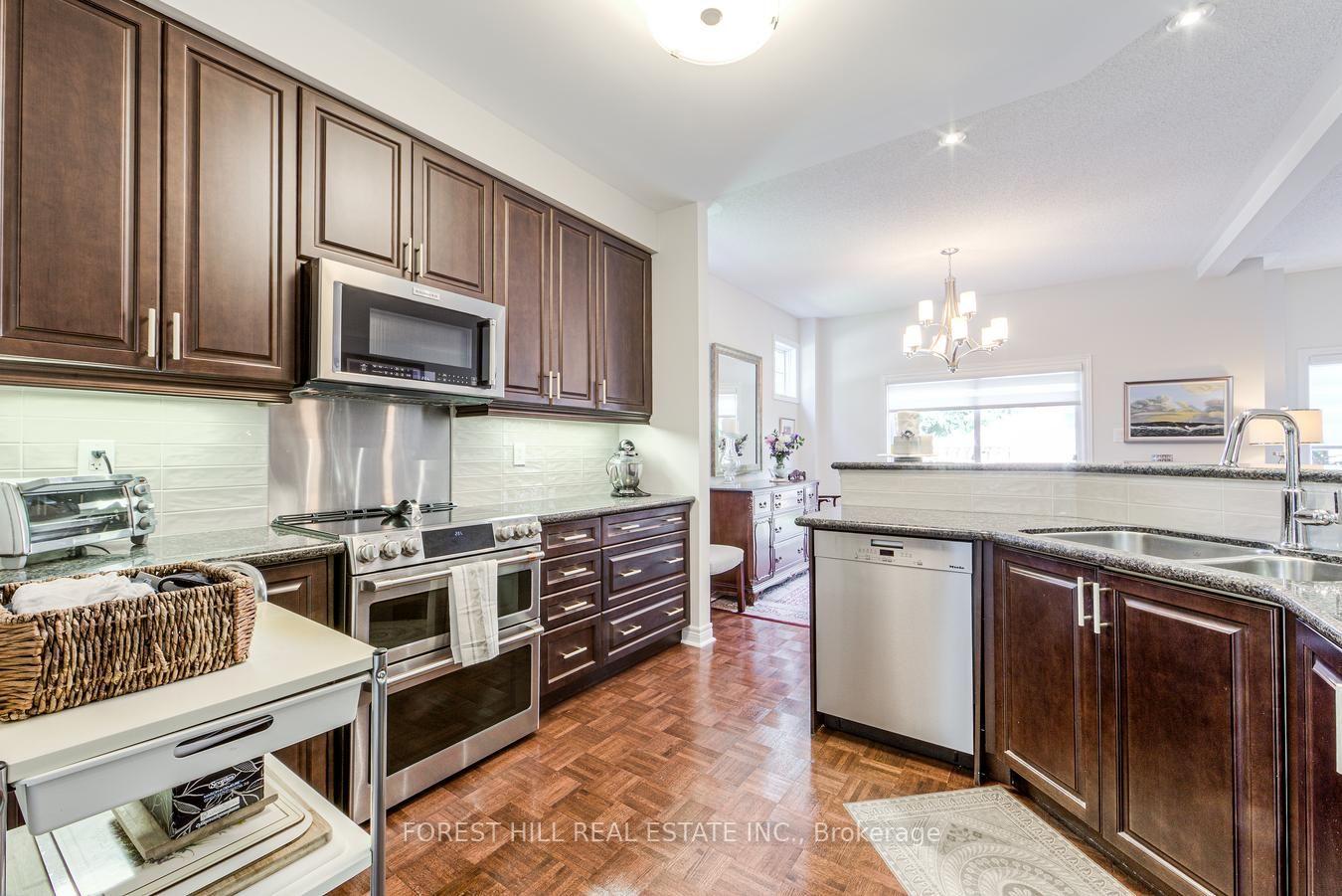 Photo 4 of 69 Louisburg Way, Markham, Greensborough — HOMEH