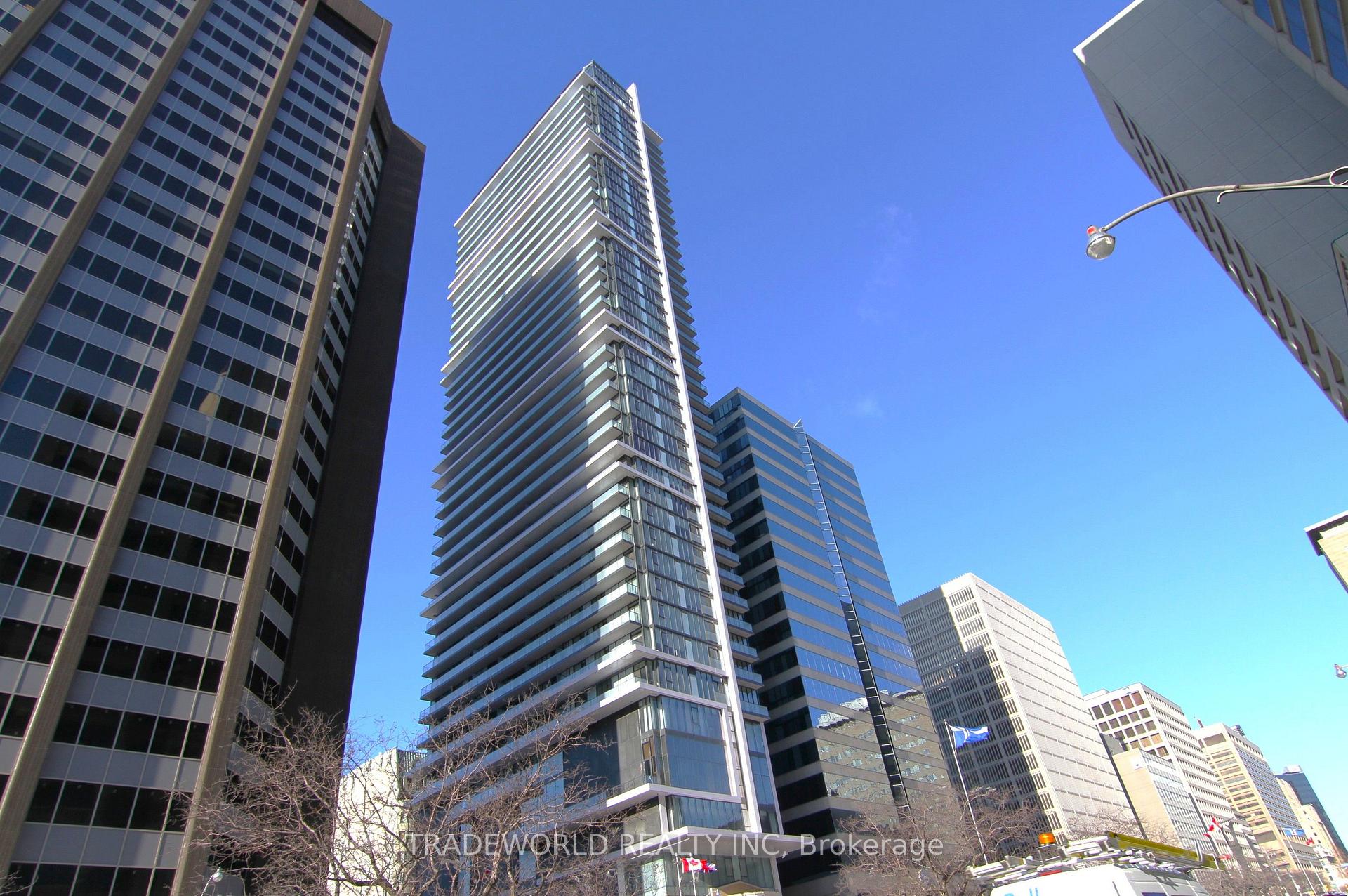 Front of Unit 3902, 426 University Avenue