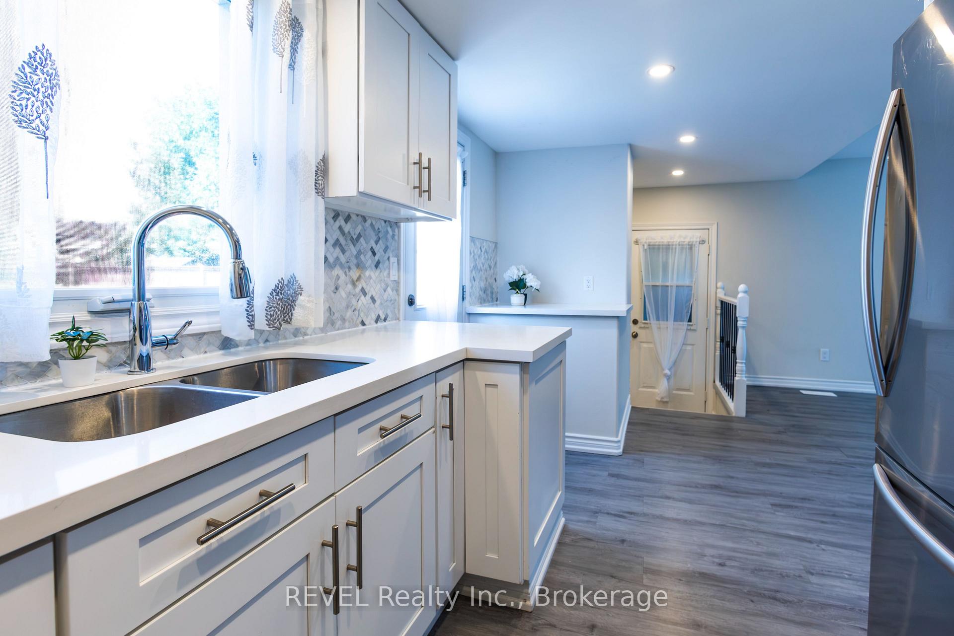 Photo 15 of 45 Parker Street, St. Catharines, Western Hill — HOMEH
