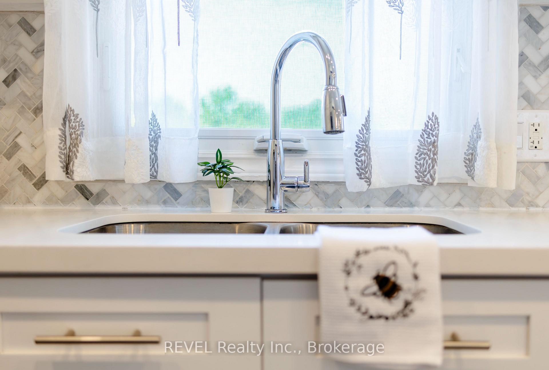 Photo 17 of 45 Parker Street, St. Catharines, Western Hill — HOMEH