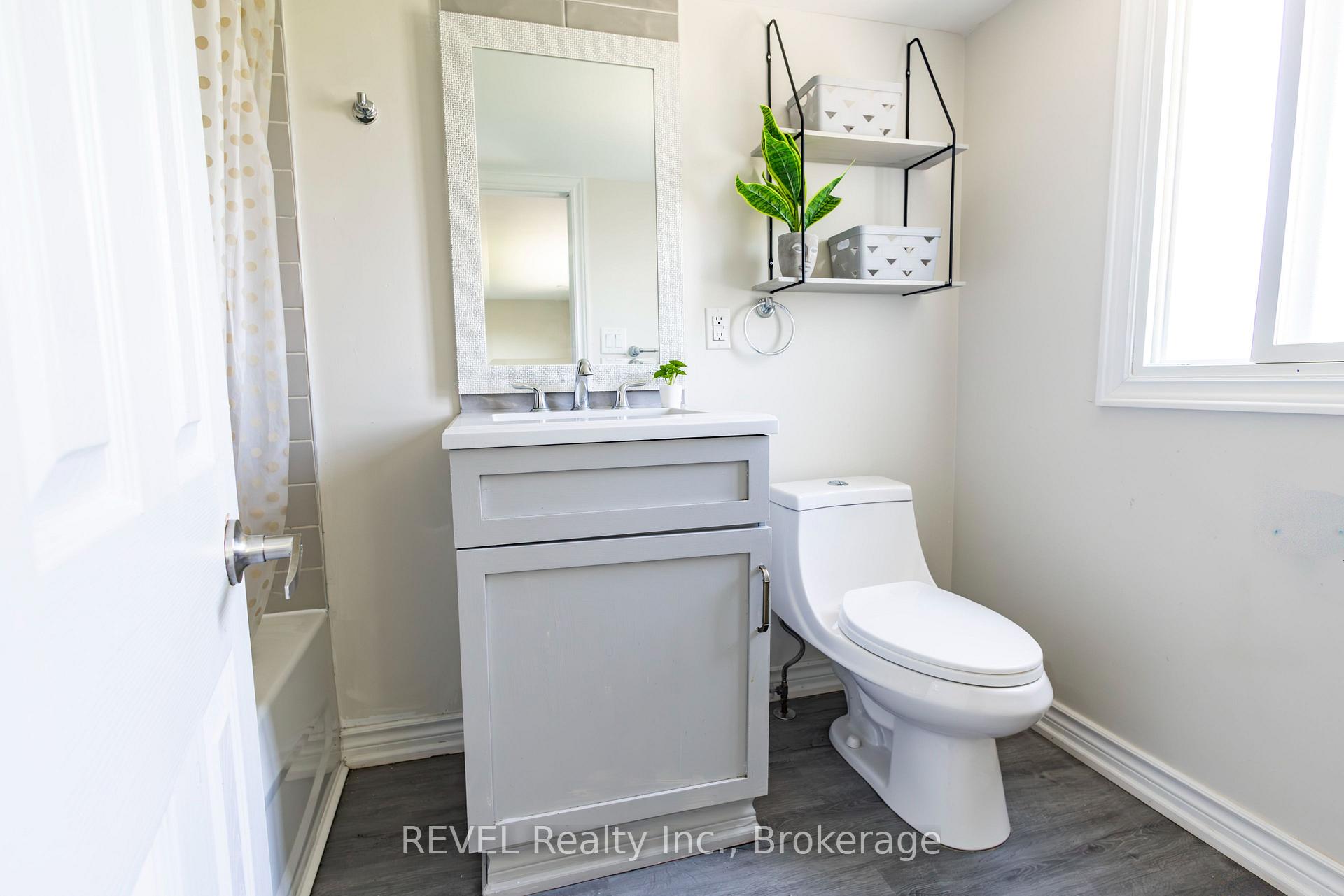 Photo 30 of 45 Parker Street, St. Catharines, Western Hill — HOMEH