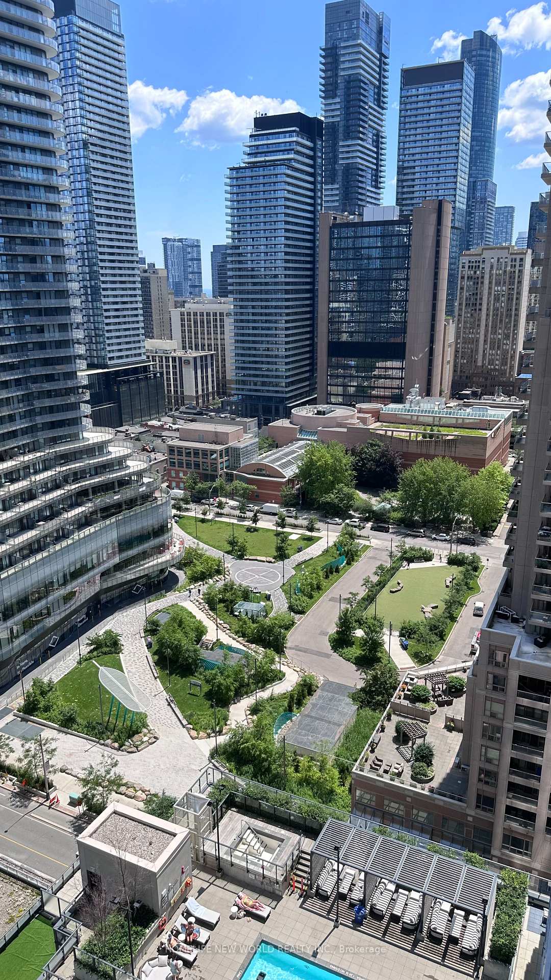 Photo 6 of Unit 2019, 955 Bay Street, Toronto, Bay Street Corridor — HOMEH