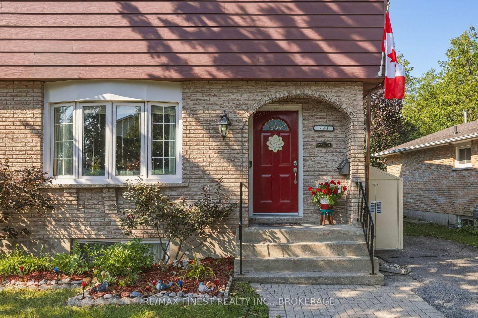 Photo 4 of 780 Cedarwood Drive, Kingston, City Northwest — HOMEH