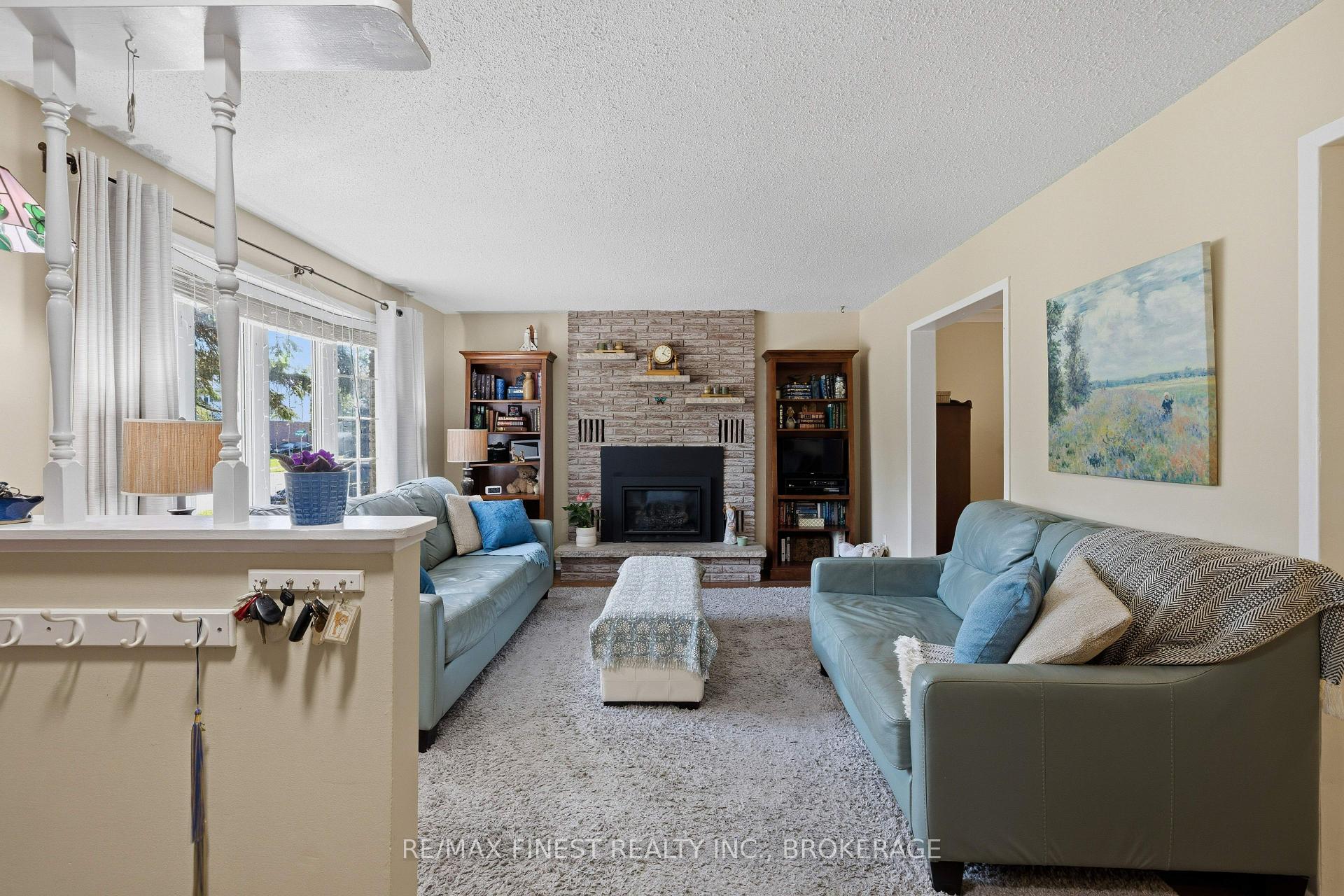 Photo 6 of 780 Cedarwood Drive, Kingston, City Northwest — HOMEH