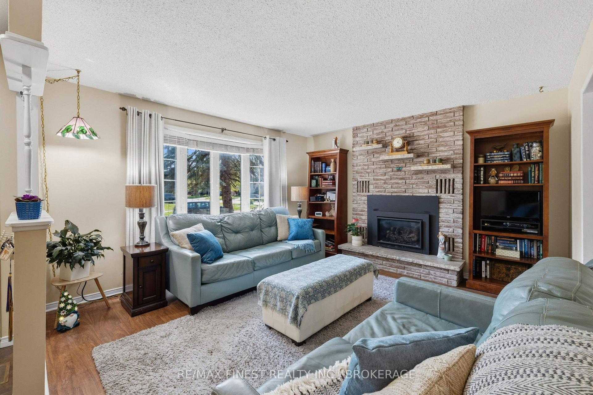 Photo 7 of 780 Cedarwood Drive, Kingston, City Northwest — HOMEH