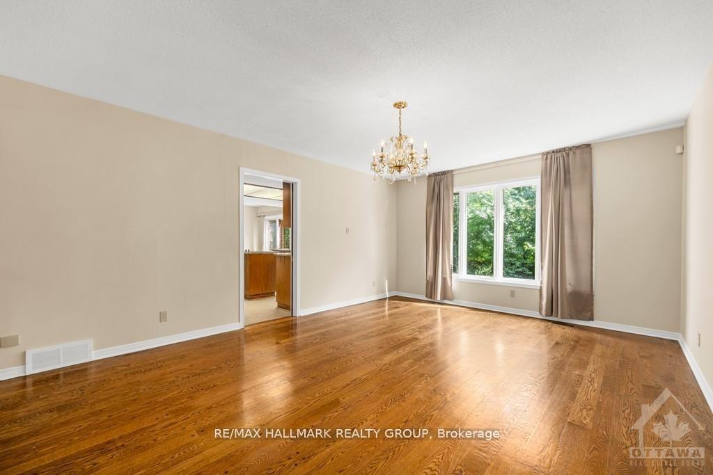 Photo 5 of 95 Macnabb Place, Ottawa, Rockcliffe — HOMEH