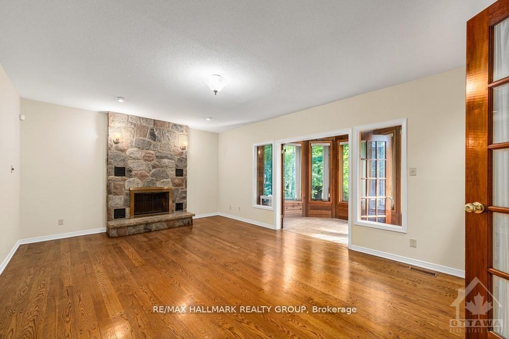 Photo 9 of 95 Macnabb Place, Ottawa, Rockcliffe — HOMEH