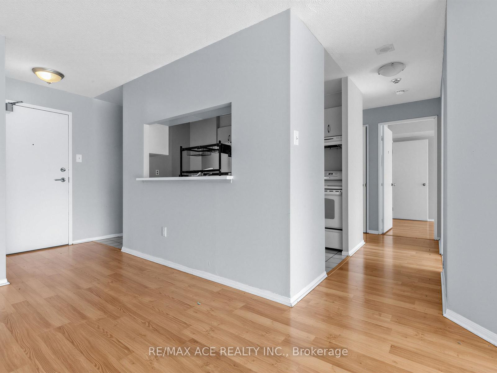 Photo 5 of Unit 1209, 4205 Shipp Drive, Mississauga, City Centre — HOMEH