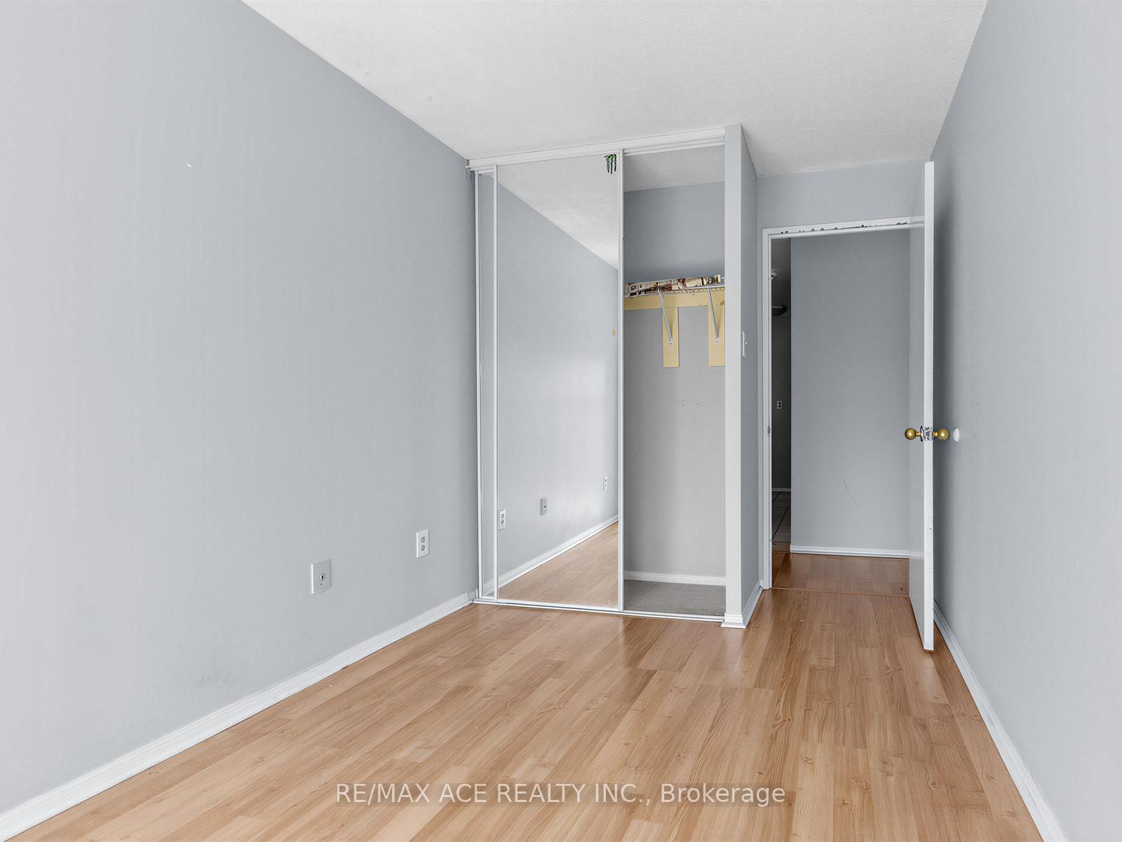 Photo 12 of Unit 1209, 4205 Shipp Drive, Mississauga, City Centre — HOMEH