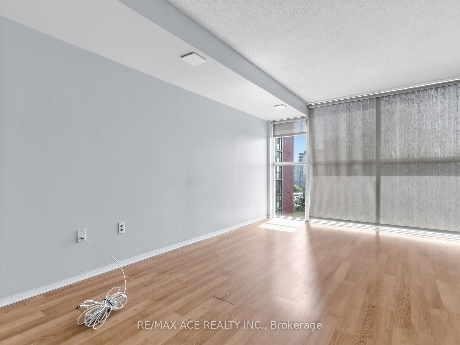 Photo 14 of Unit 1209, 4205 Shipp Drive, Mississauga, City Centre — HOMEH