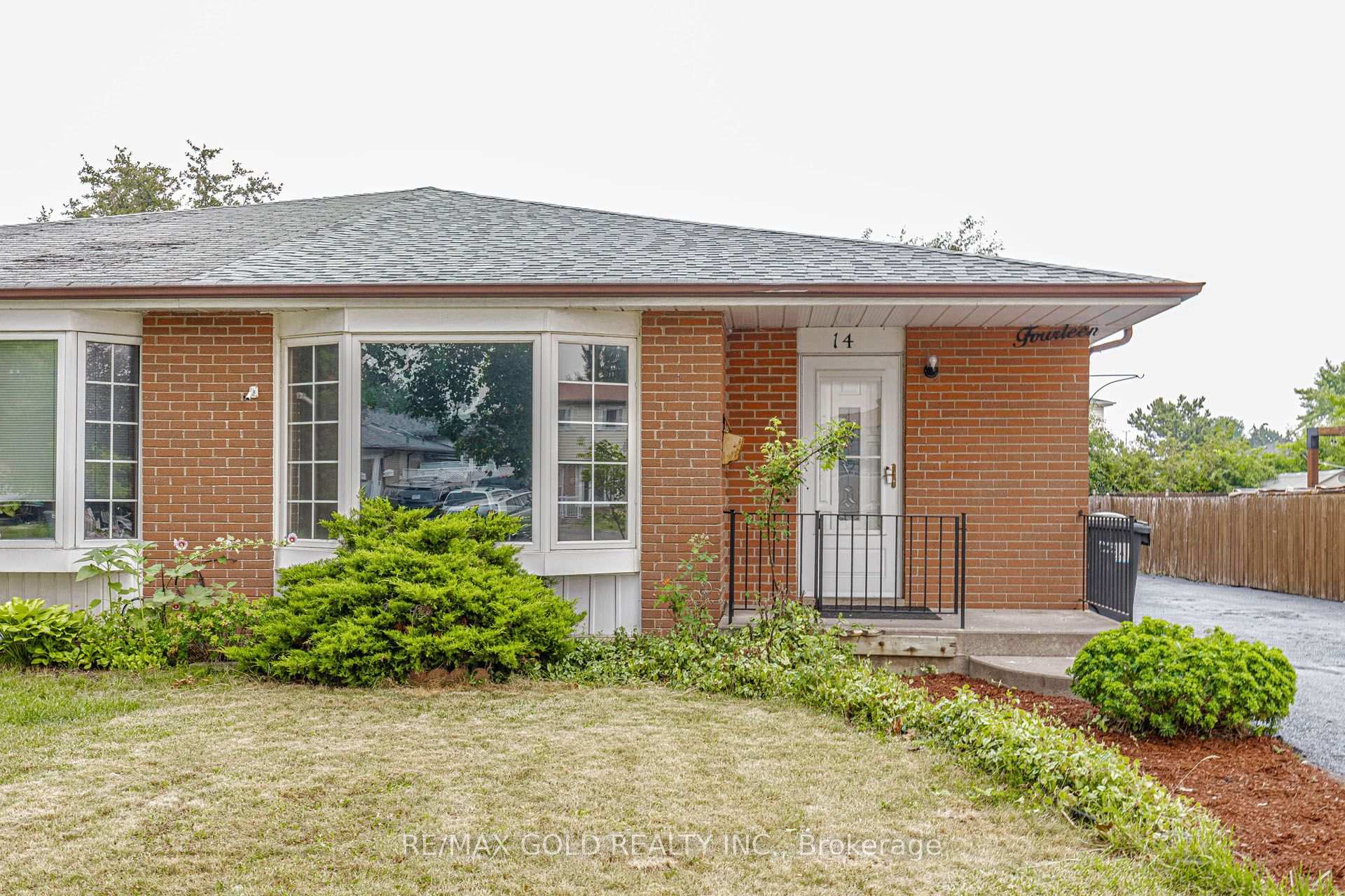 Photo 3 of 14 Flamingo Crescent, Brampton, Southgate — HOMEH