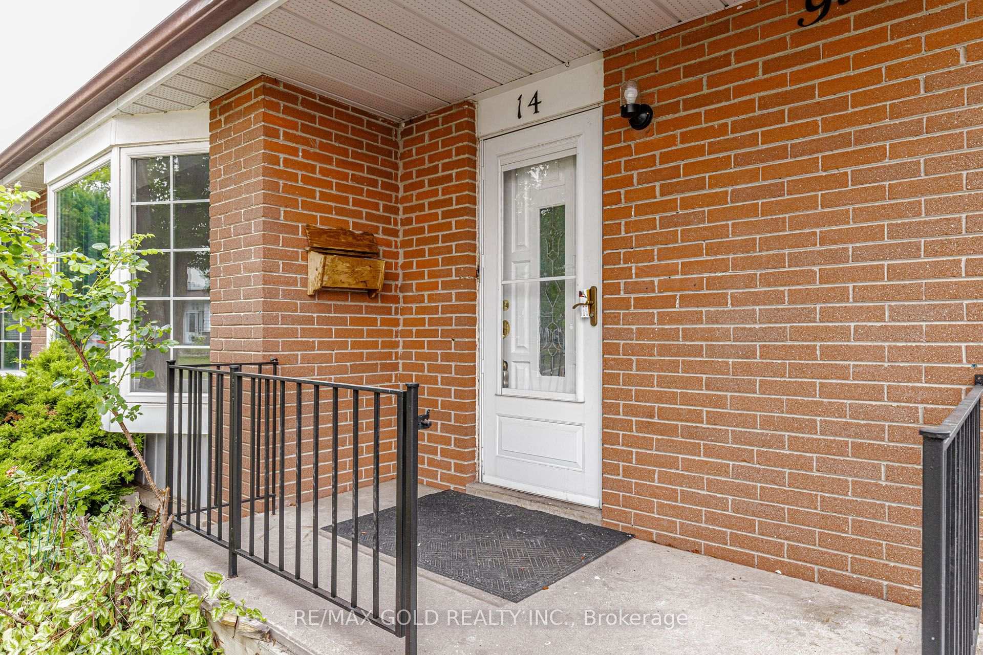 Photo 4 of 14 Flamingo Crescent, Brampton, Southgate — HOMEH