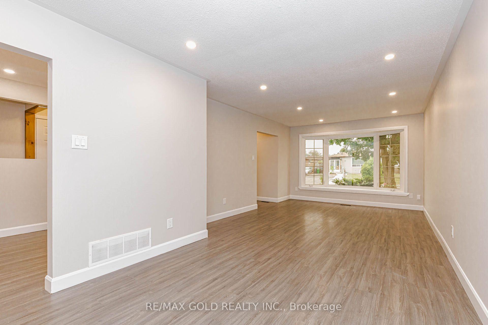 Photo 13 of 14 Flamingo Crescent, Brampton, Southgate — HOMEH
