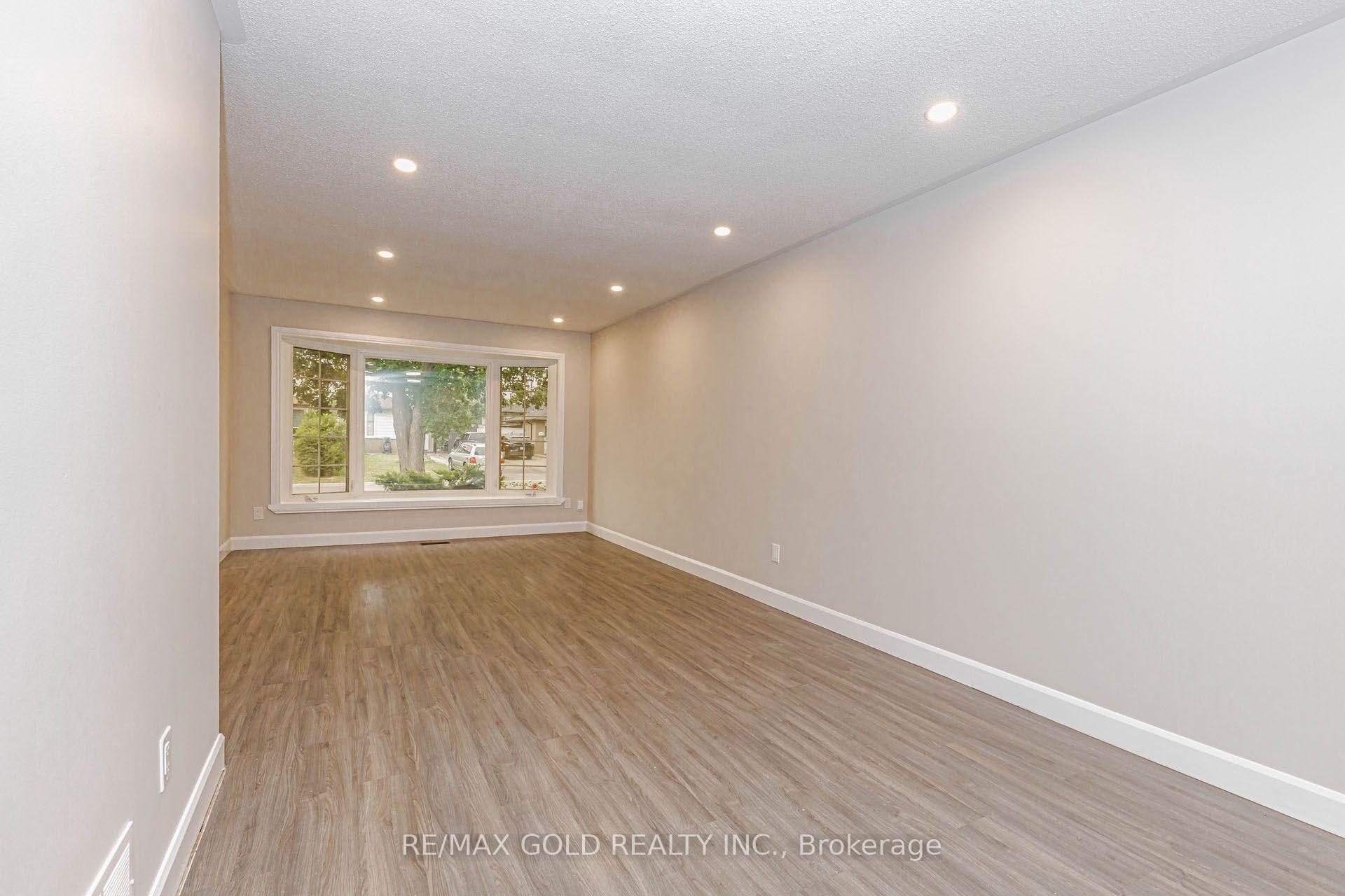 Photo 14 of 14 Flamingo Crescent, Brampton, Southgate — HOMEH