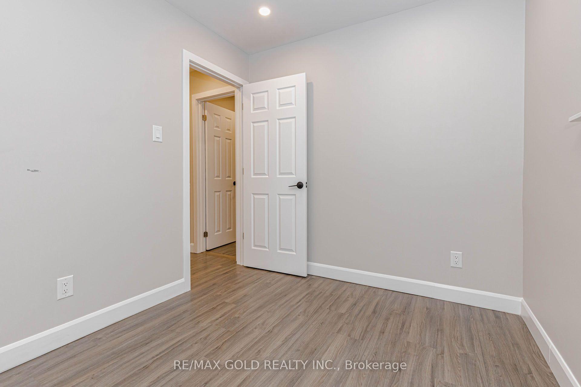 Photo 33 of 14 Flamingo Crescent, Brampton, Southgate — HOMEH