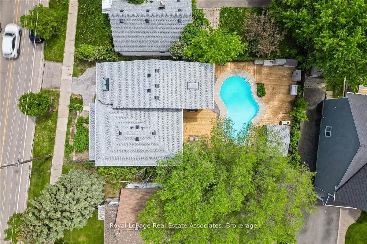 Photo 2 of 1168 Canterbury Road, Mississauga, Mineola — HOMEH