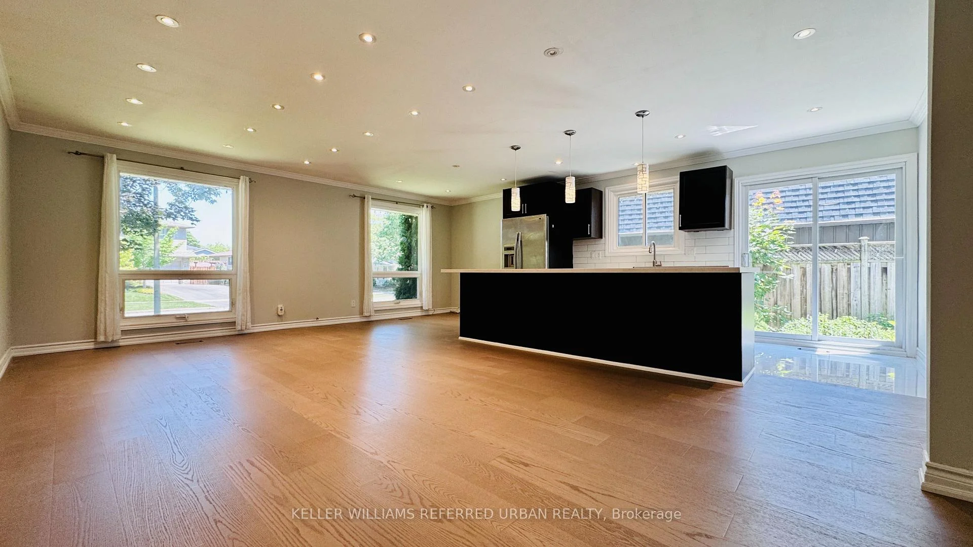 Photo 8 of 2255 Urwin Crescent, Oakville, West — HOMEH