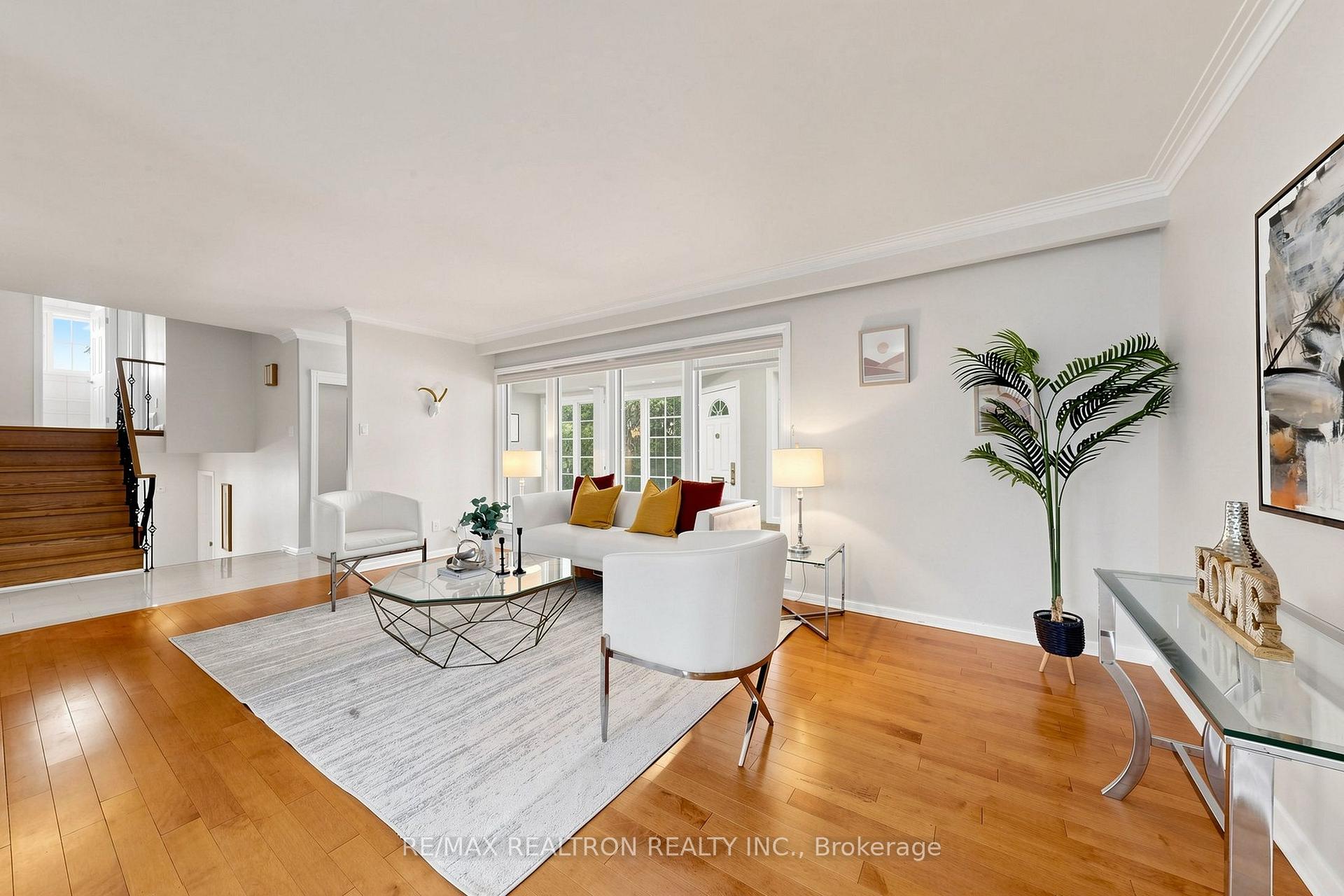 Photo 9 of 18 Olsen Drive, North York, Parkwoods-Donalda — HOMEH