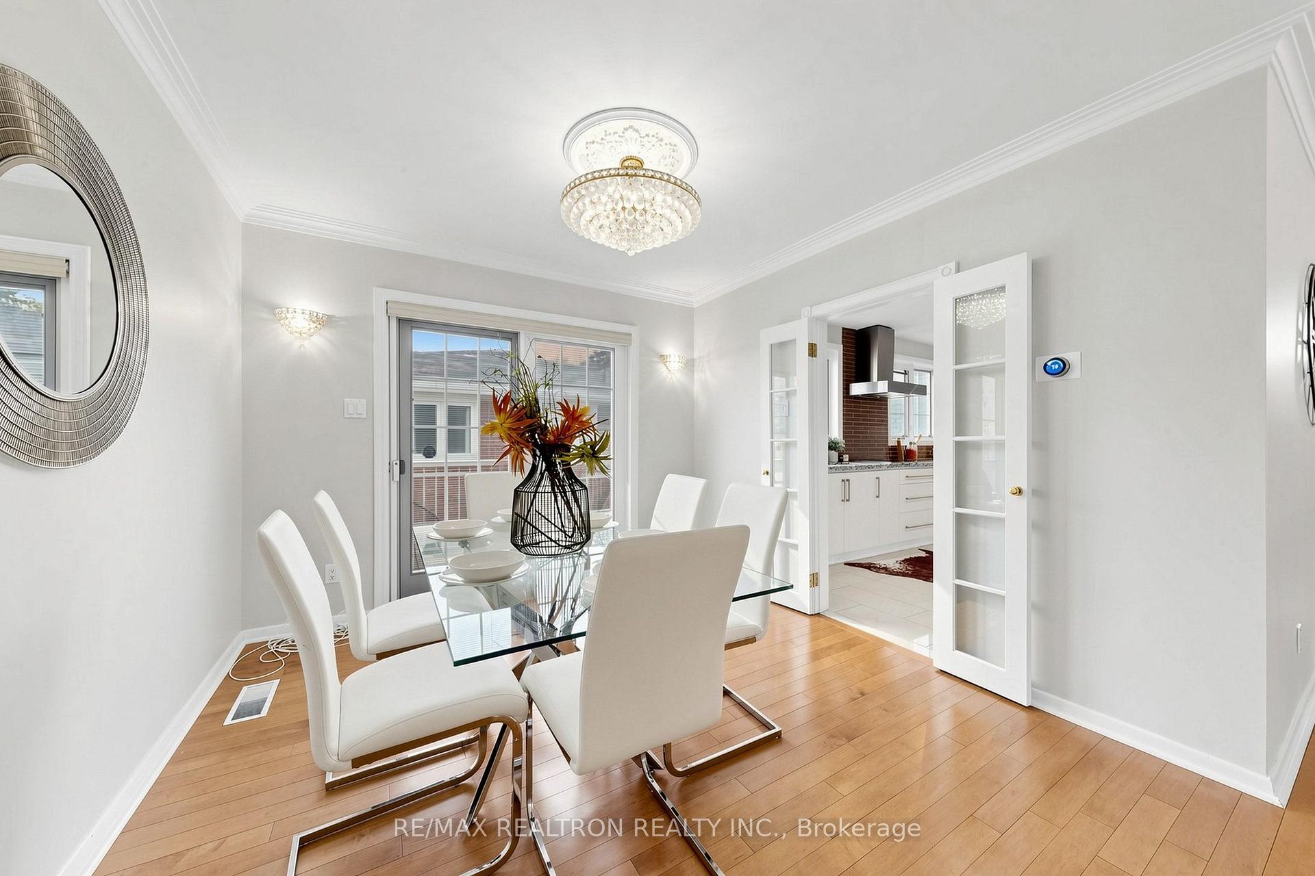 Photo 13 of 18 Olsen Drive, North York, Parkwoods-Donalda — HOMEH