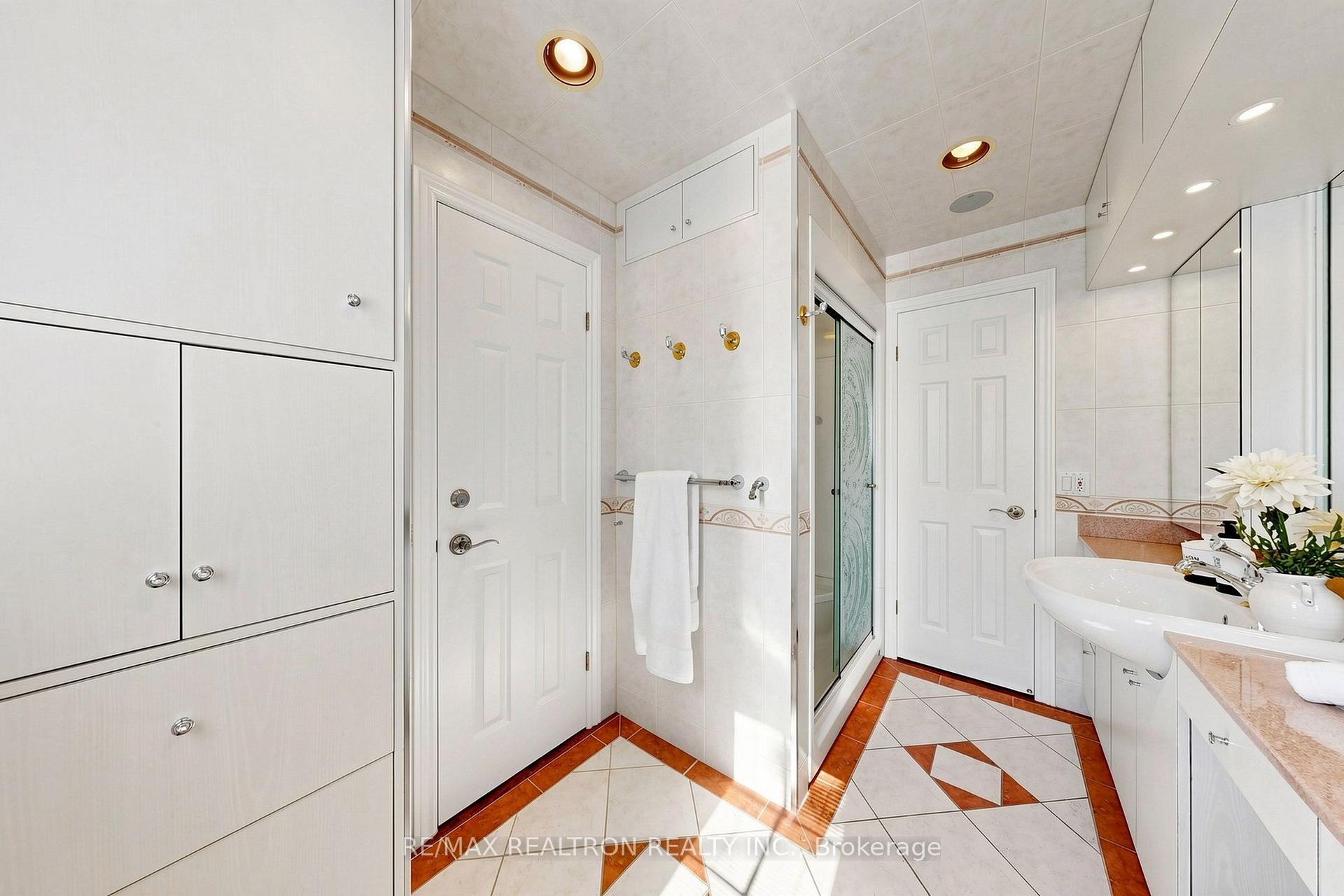 Photo 51 of 18 Olsen Drive, North York, Parkwoods-Donalda — HOMEH