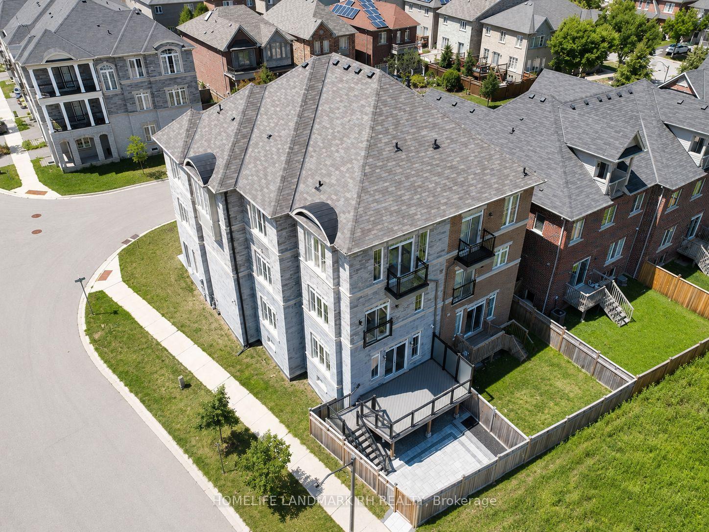 Photo 58 of 11 Lorne Glen Street, Markham, Berczy — HOMEH