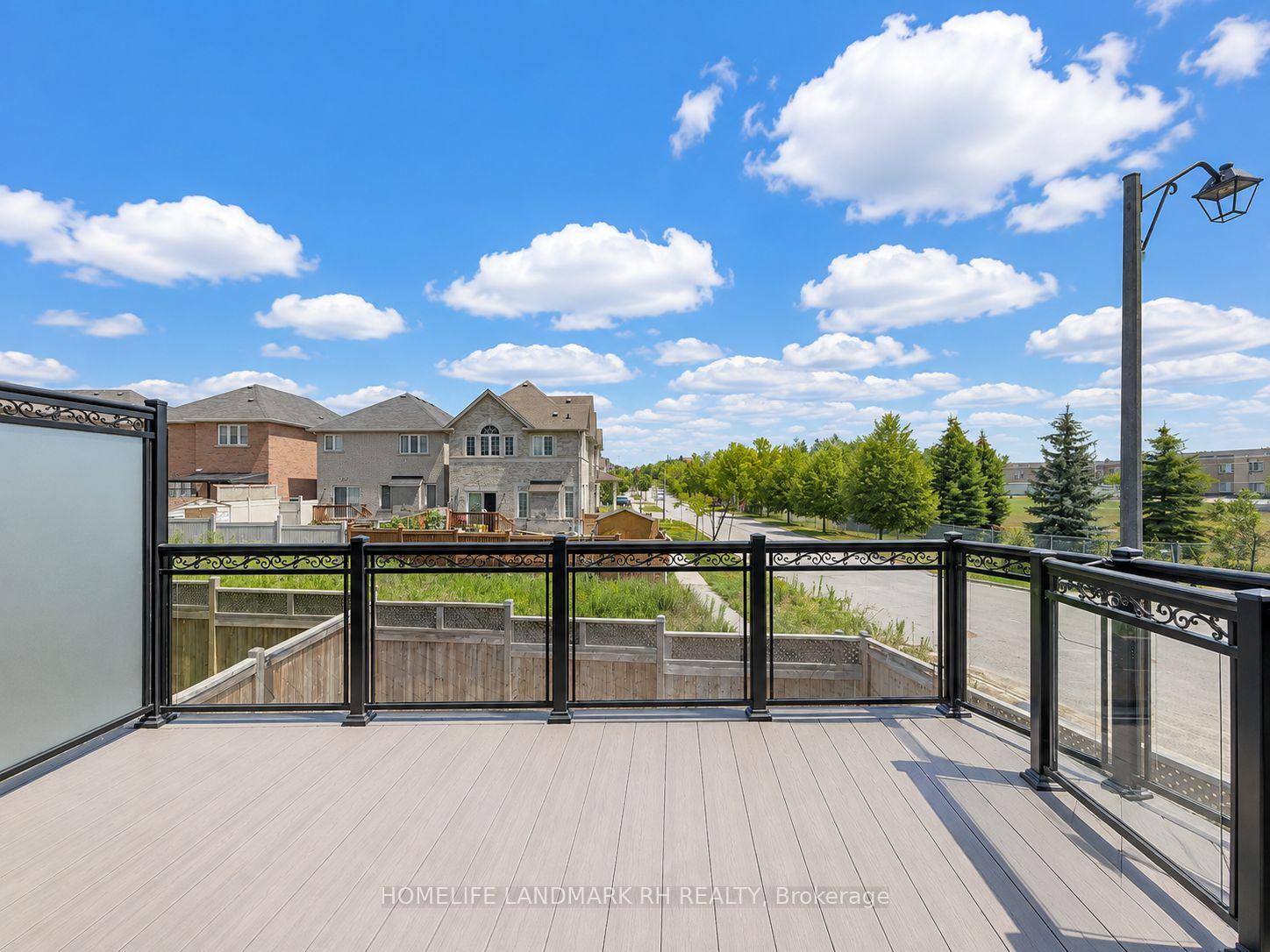 Photo 12 of 11 Lorne Glen Street, Markham, Berczy — HOMEH
