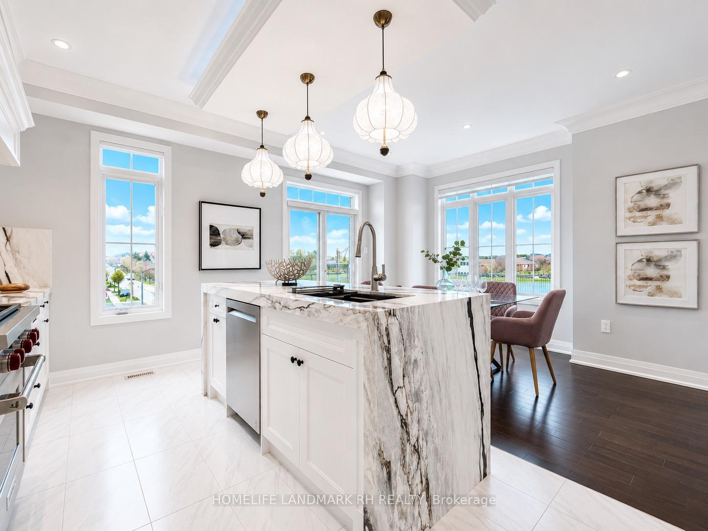 Photo 14 of 11 Lorne Glen Street, Markham, Berczy — HOMEH
