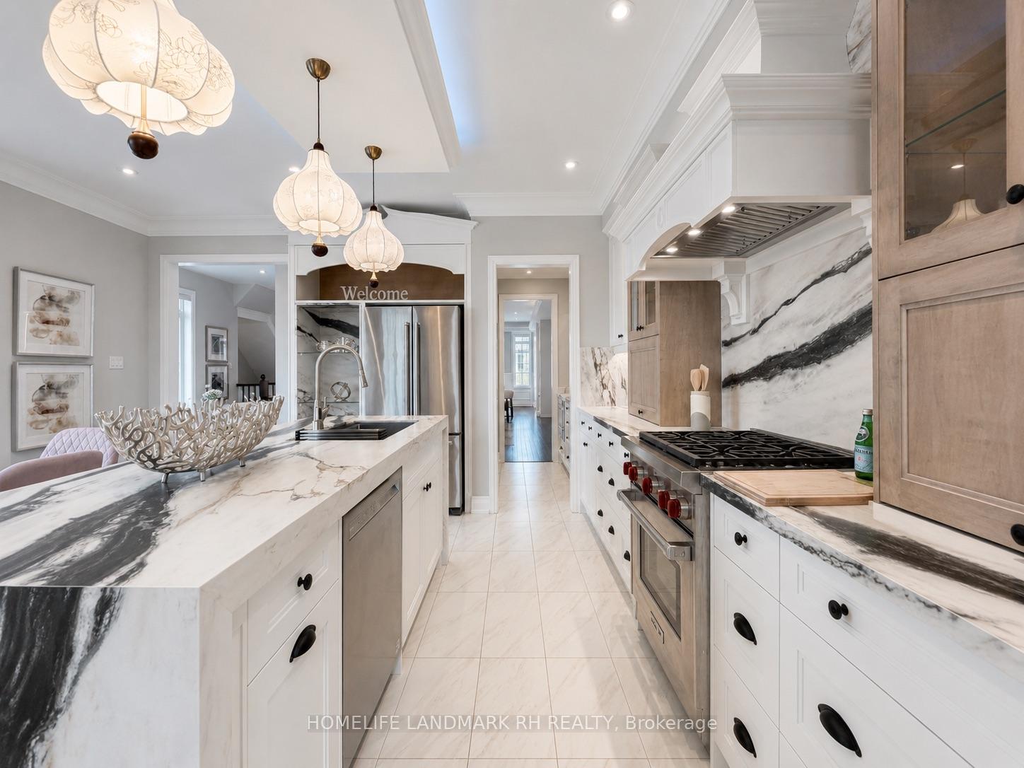 Photo 15 of 11 Lorne Glen Street, Markham, Berczy — HOMEH
